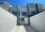 SOBRADOS TRIPLEX EM ITAPEMA, COM PROJETO DIFERENCI