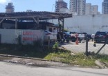 TERRENO DE ESQUINA, EM ITAPEMA, MEDINDO 252m²
