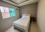 APTO EM MEIA PRAIA, MOBILIADO, COM 03 SUITES, 150M