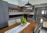 SOBRADO COM 04 SUITES, MOBILIADO, ACEITA FINANCIAM