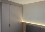 APTO COM 02 DORMS. APROX. 300M MAR, MOBILIADO!!!