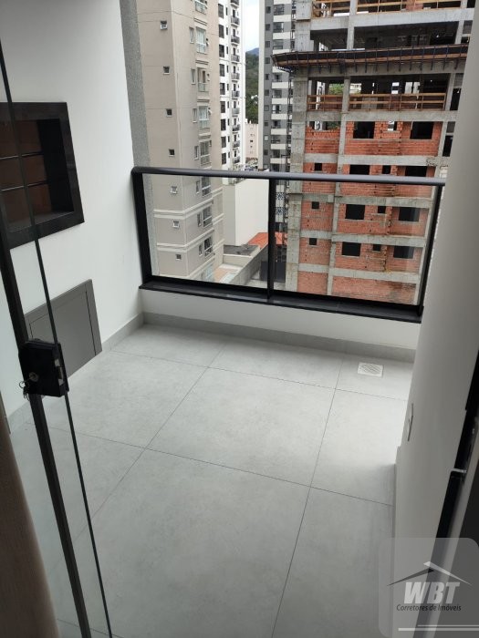 APARTAMENTO EM ITAPEMA, COM 02 DORMS, 400m MAR, MO