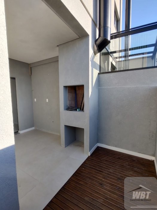 SOBRADO COM 03 DORMS., SENDO 01 SUITE, FINANCI�VEL