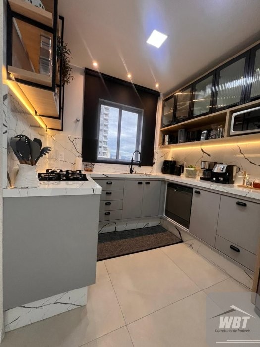 APARTAMENTO EM ITAPEMA, FINAMENTE MOBILIADO, COM 0