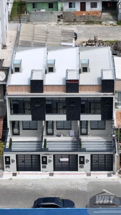 SOBRADOS COM 03 DORMS., PRONTO, FINANCI�VEL!!!