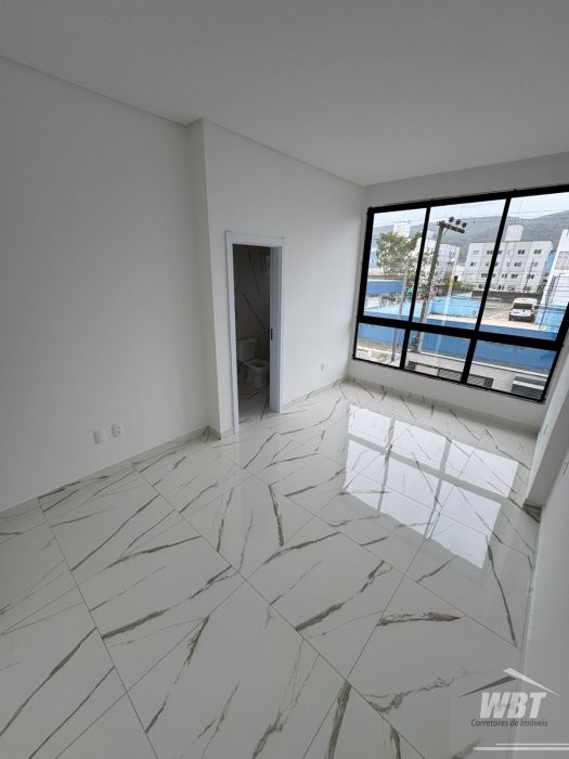 SOBRADOS COM 03 DORMS., PRONTO, FINANCI�VEL!!!