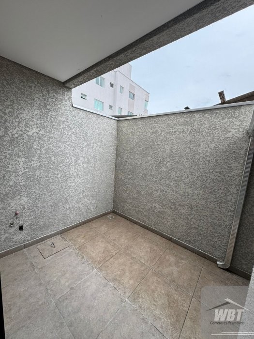 SOBRADOS COM 03 DORMS., PRONTO, FINANCI�VEL!!!