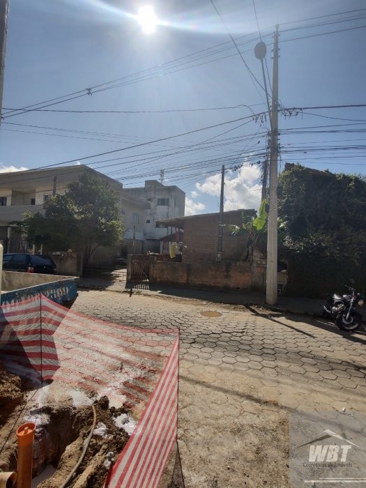 TERRENO COM 264m�, COM 02 CASAS EM ANEXO!!! 