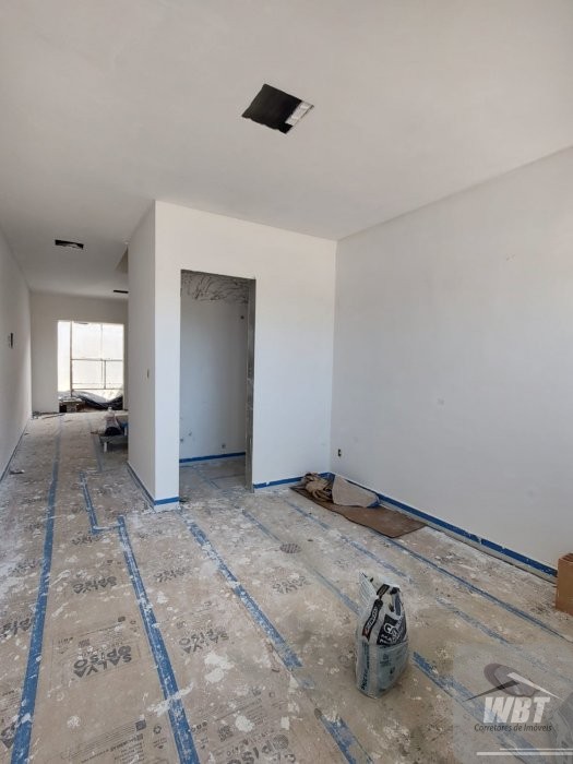 SOBRADOS TRIPLEX EM ITAPEMA, COM 02 SUITES!!! 