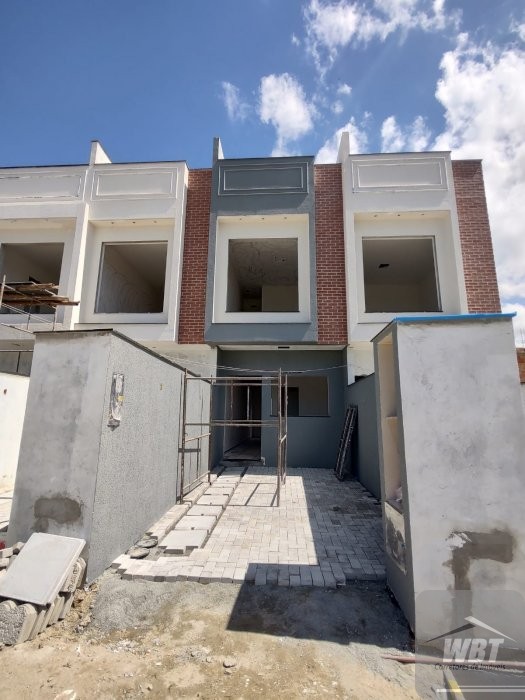 SOBRADOS TRIPLEX EM ITAPEMA, COM 02 SUITES!!! 