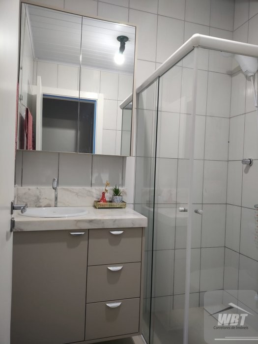 CASA EM ITAPEMA, COM  02 DOMS., MOBILIADA, 700M MA