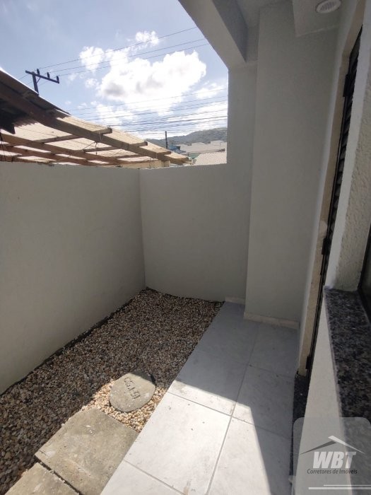 SOBRADOS EM ITAPEMA, COM 02 DORMS