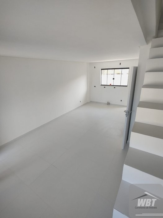 SOBRADOS EM ITAPEMA, COM 02 DORMS