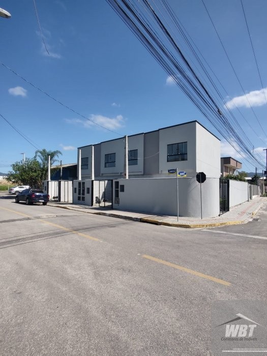 SOBRADOS EM ITAPEMA, COM 02 DORMS