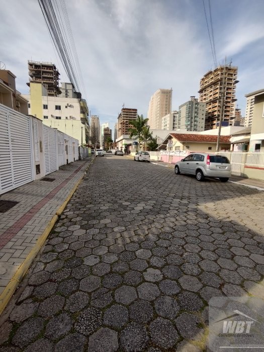 CASA EM ITAPEMA, COM 03 DORMS, 700M DO MAR!!! Morr