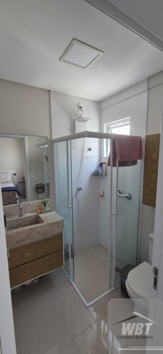 APARTAMENTO EM ITAPEMA, 300M MAR, COM 02 DORMS, MO