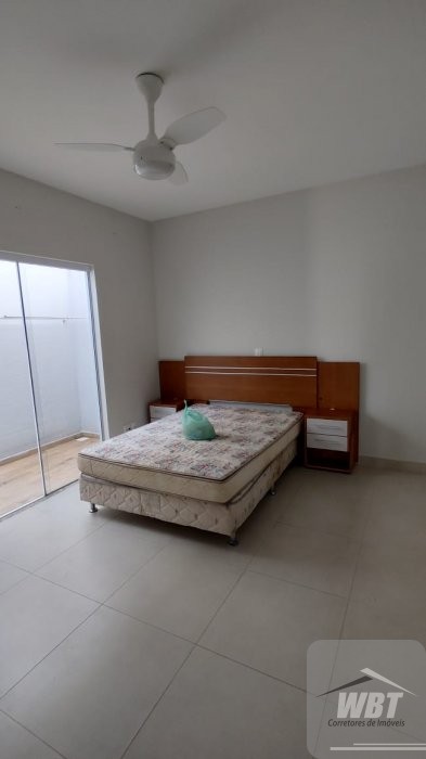 CASA GEMINADA, COM 02 DORMIT�RIOS, SEMI MOBILIADA!