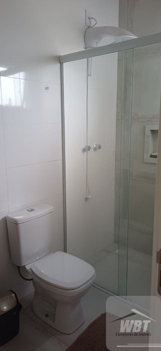 SOBRADO EM ITAPEMA, COM 02 SUITES, 02 VAGAS, AREA 