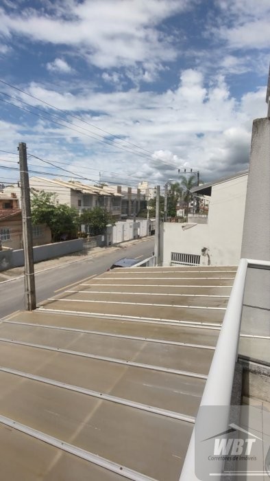 SOBRADO COM 02 SU�TES, AREA CENTRAL