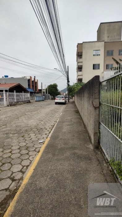 TERRENO EM ITAPEMA, MURADO E ATERRADO COM 270M�