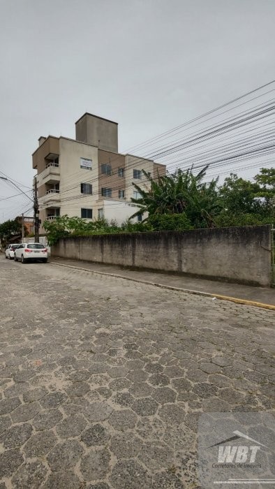 TERRENO EM ITAPEMA, MURADO E ATERRADO COM 270M�