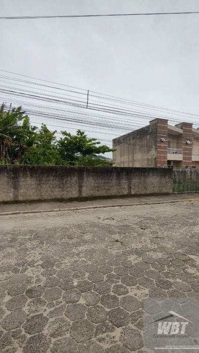 TERRENO EM ITAPEMA, MURADO E ATERRADO COM 270M�