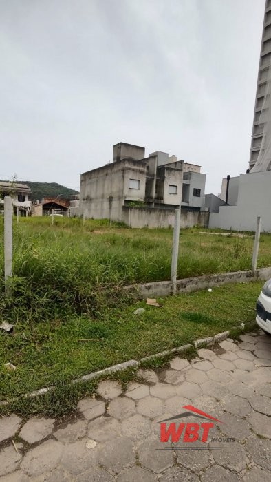 02 TERRENOS JUNTOS EM ITAPEMA, COM 567m�, RUA CAL�