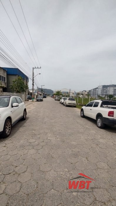 02 TERRENOS JUNTOS EM ITAPEMA, COM 567m�, RUA CAL�
