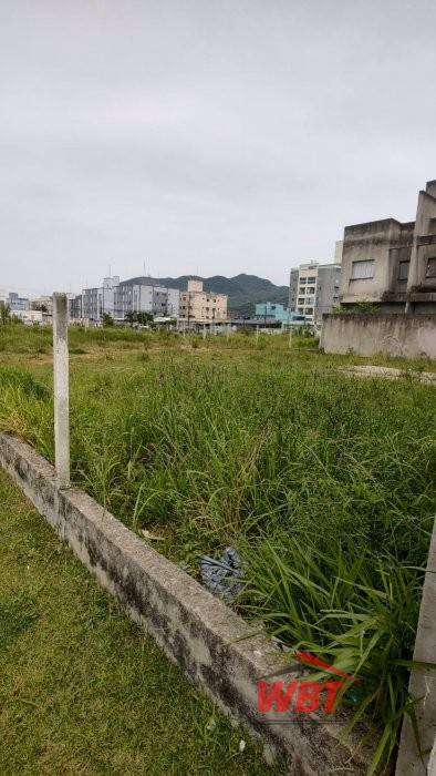 02 TERRENOS JUNTOS EM ITAPEMA, COM 567m�, RUA CAL�