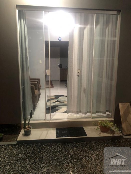 02 CASAS NO MESMO TERRENO, COM 02 DORMIT�RIOS CADA