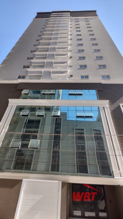 APARTAMENTO EM ITAPEMA, COM 02 DORMS, 350M MAR, PR