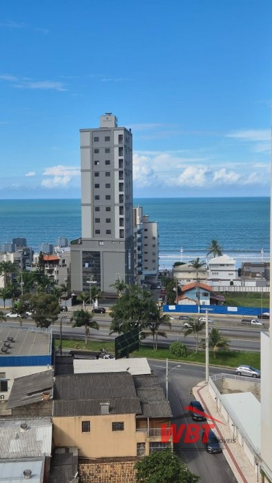 APARTAMENTO EM ITAPEMA, COM 02 DORMS, 350M MAR, PR