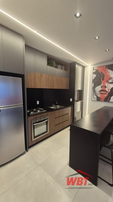 APARTAMENTO EM ITAPEMA, COM 02 DORMS, 350M MAR, PR