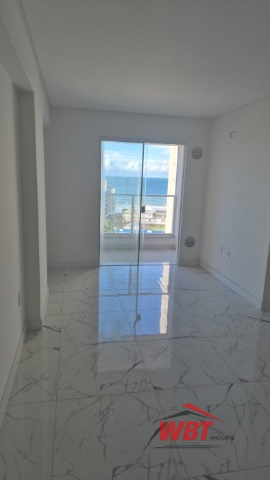 APARTAMENTO EM ITAPEMA, COM 02 DORMS, 350M MAR, PR