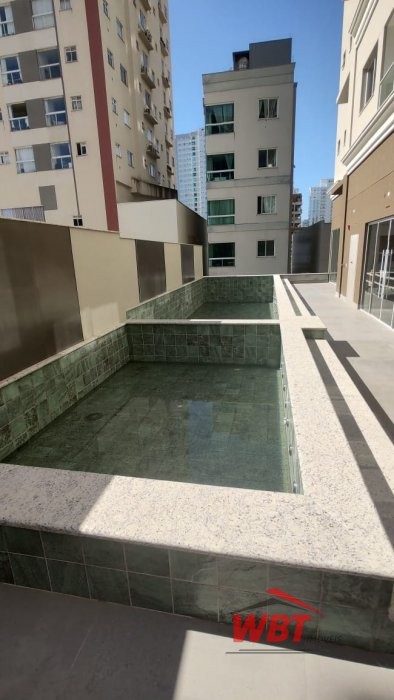 APARTAMENTO EM ITAPEMA, COM 02 DORMS, 350M MAR, PR