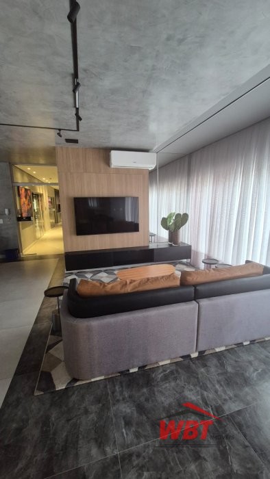 APARTAMENTO EM ITAPEMA, COM 02 DORMS, 350M MAR, PR