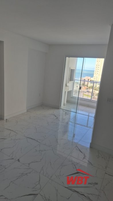 APARTAMENTO EM ITAPEMA, COM 02 DORMS, 350M MAR, PR