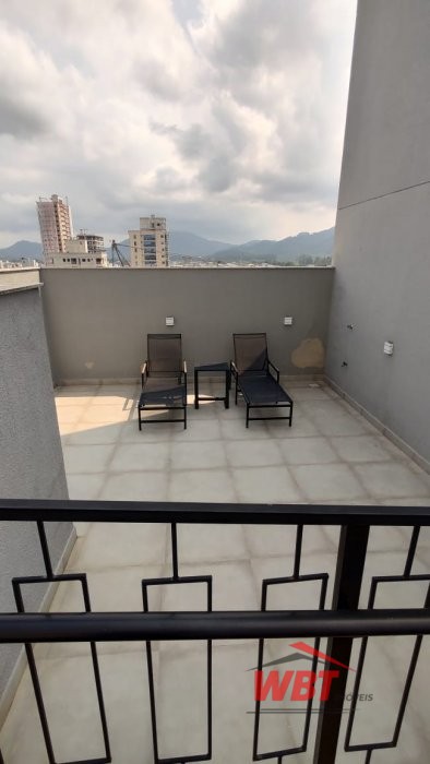 APTO EM ITAPEMA, MOBILIADO, COM 03 DORMS, SENDO 01