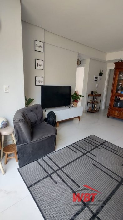 APTO EM ITAPEMA, MOBILIADO, COM 03 DORMS, SENDO 01