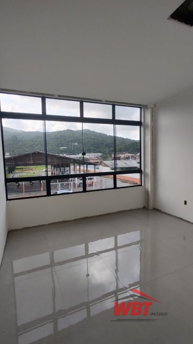 SOBRADOS COM 02 SUITES, MEDINDO 135M� 02 VAGAS