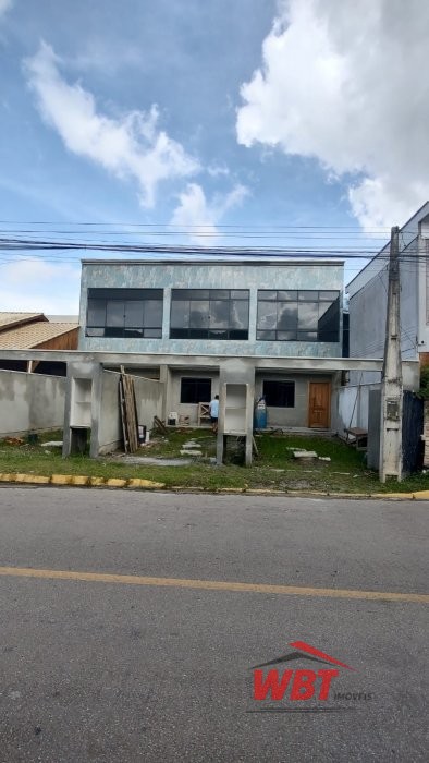 SOBRADOS COM 02 SUITES, MEDINDO 135M� 02 VAGAS