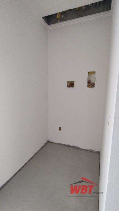 SOBRADOS COM 02 SUITES, MEDINDO 135M� 02 VAGAS