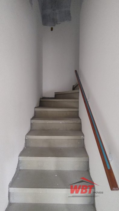 SOBRADOS COM 02 SUITES, MEDINDO 135M� 02 VAGAS