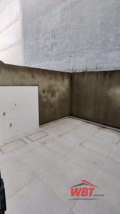 SOBRADOS COM 02 SUITES, MEDINDO 135M� 02 VAGAS