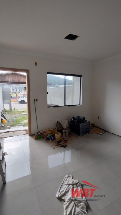 SOBRADOS COM 02 SUITES, MEDINDO 135M� 02 VAGAS