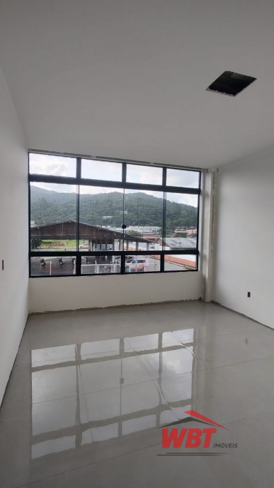 SOBRADOS COM 02 SUITES, MEDINDO 135M� 02 VAGAS