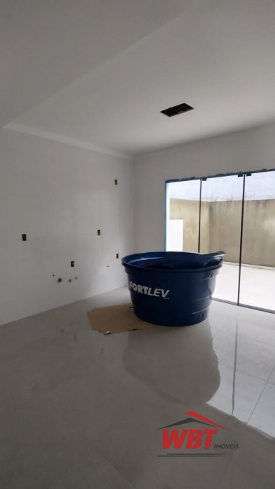 SOBRADOS COM 02 SUITES, MEDINDO 135M� 02 VAGAS