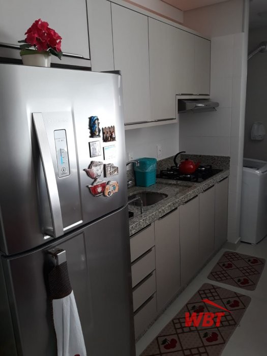 APTO COM 02 DORMS, SENDO 01 SUITE,  MOBILIADO, 700