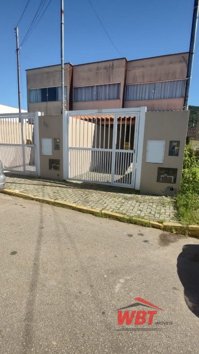 SOBRADO SEMI NOVO, COM 02 SUITES, 02 VAGAS!