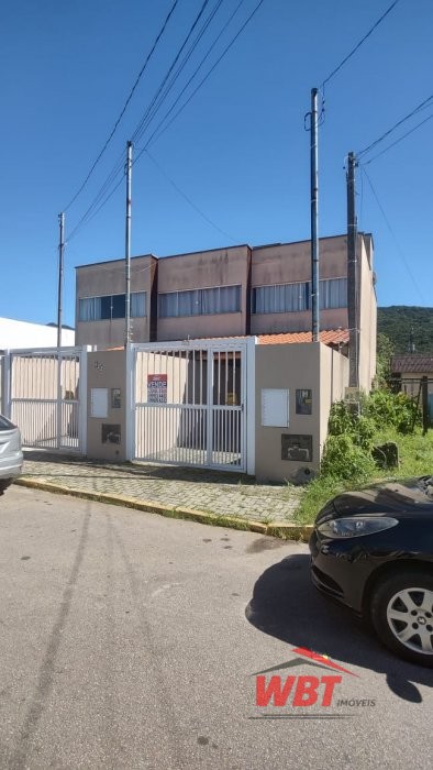 SOBRADO SEMI NOVO, COM 02 SUITES, 02 VAGAS!